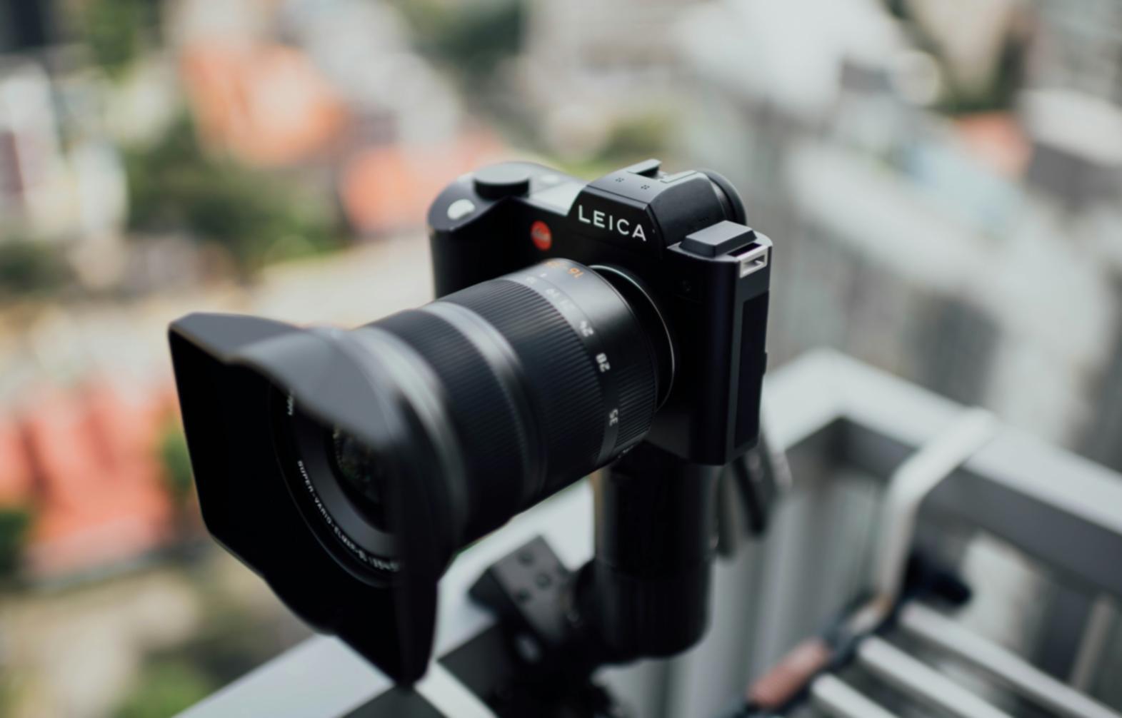 Teilnehmer bei der praktischen Kameraarbeit